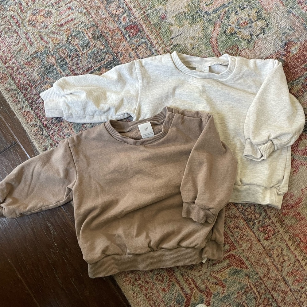 H&M sweatshirt pair